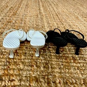 Jeffrey Campbell Thong Sandals size 7 great shape. I’ve only worn them 2 times.